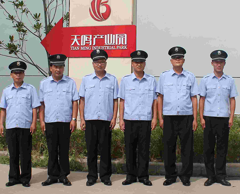 飒爽英姿的天鸣保安队